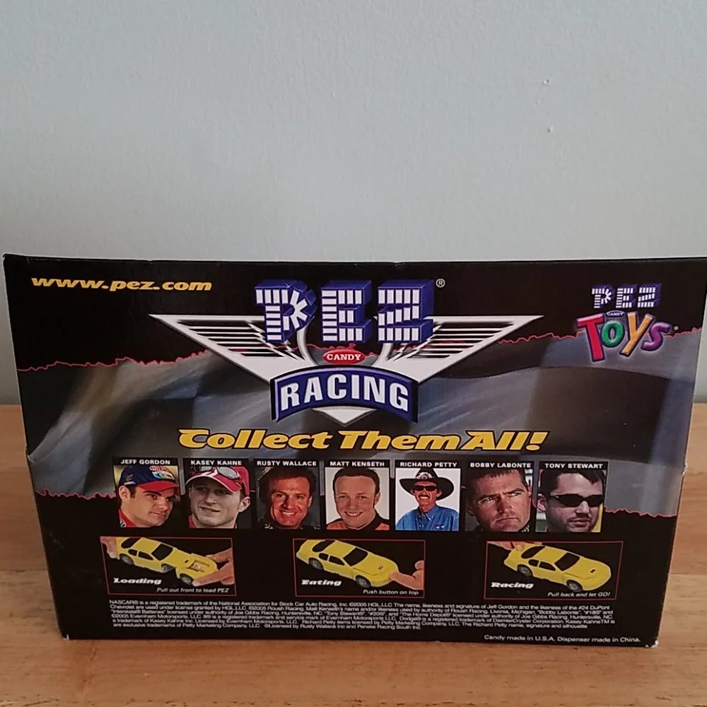 PEZ Nascar Candy‎ Dispenser Pull and Go Action